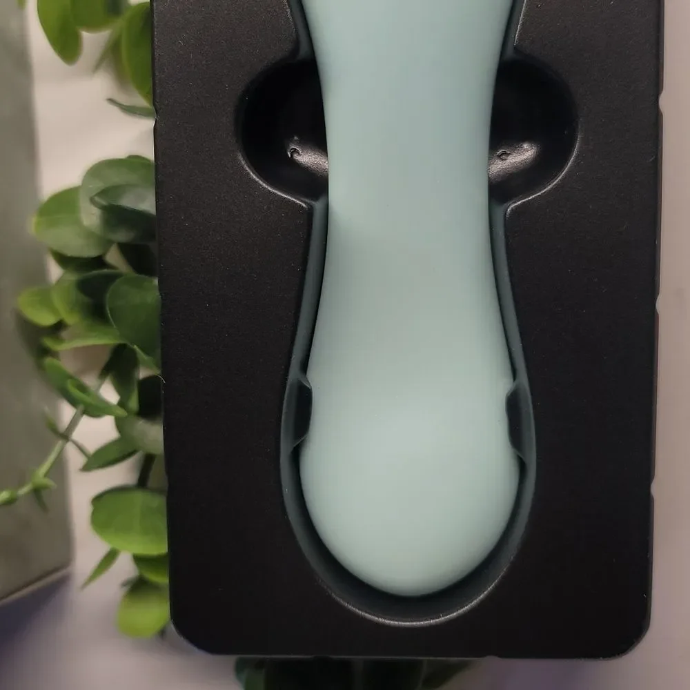 Chloe Emerald Professional Ice Roller